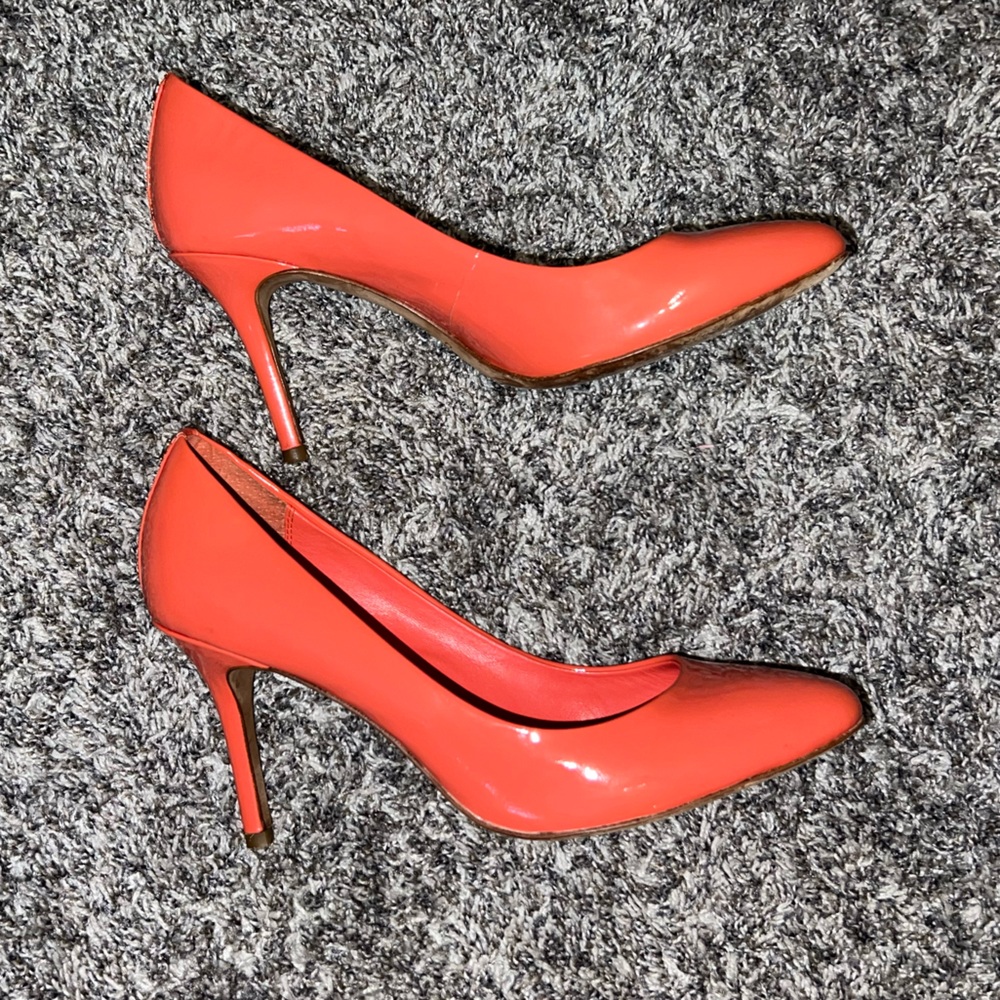 Coach, Coral Heels